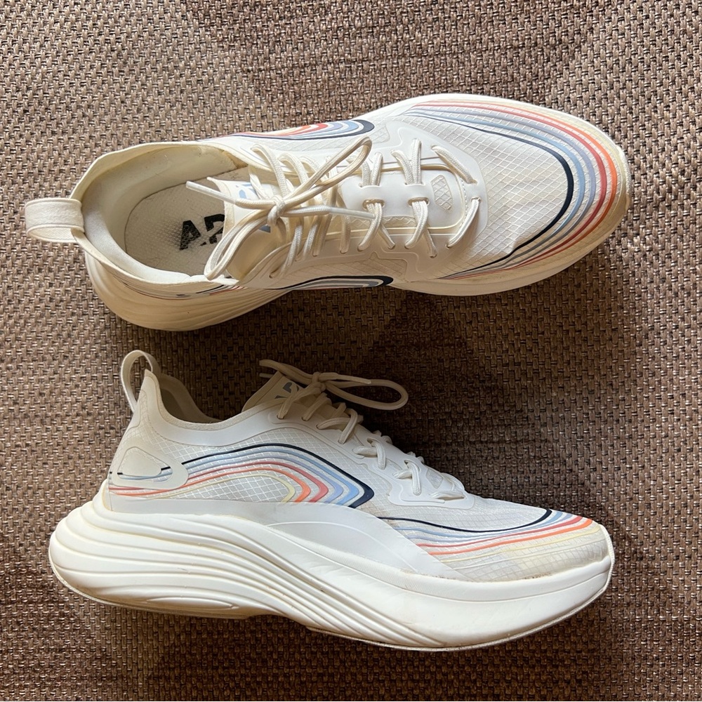 APL Streamline Trainers